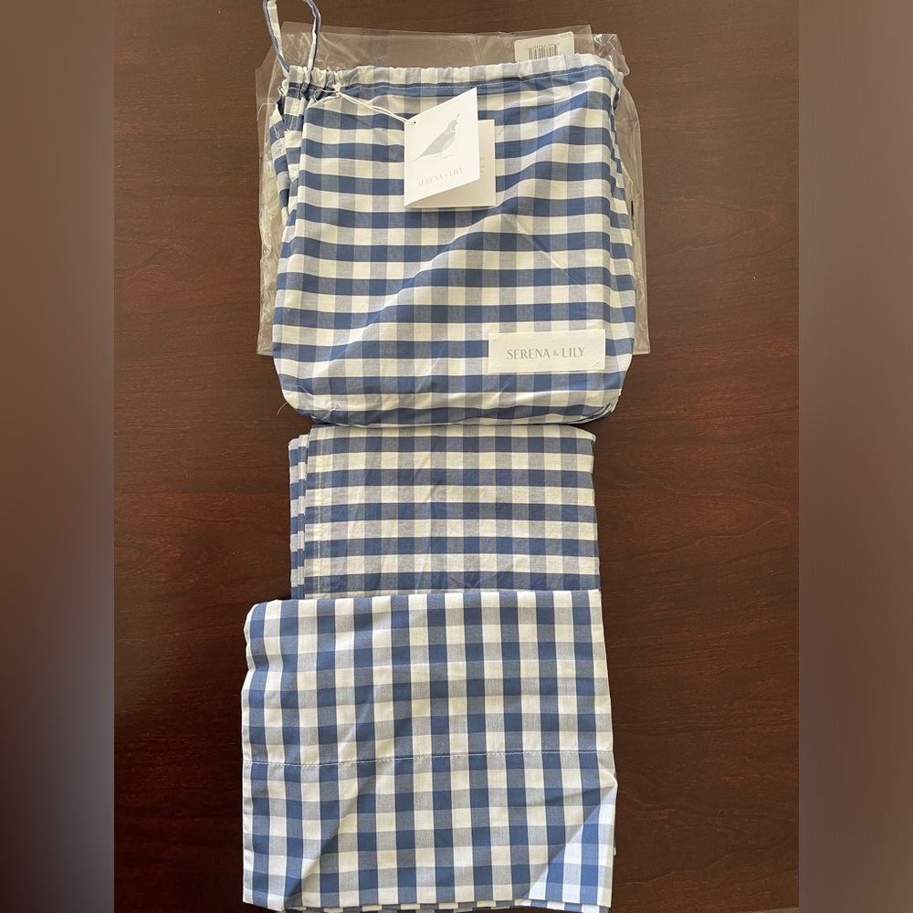 Serena & Lily Navy Gingham Twin Sheet Set, One sets available - Picture 5 of 5